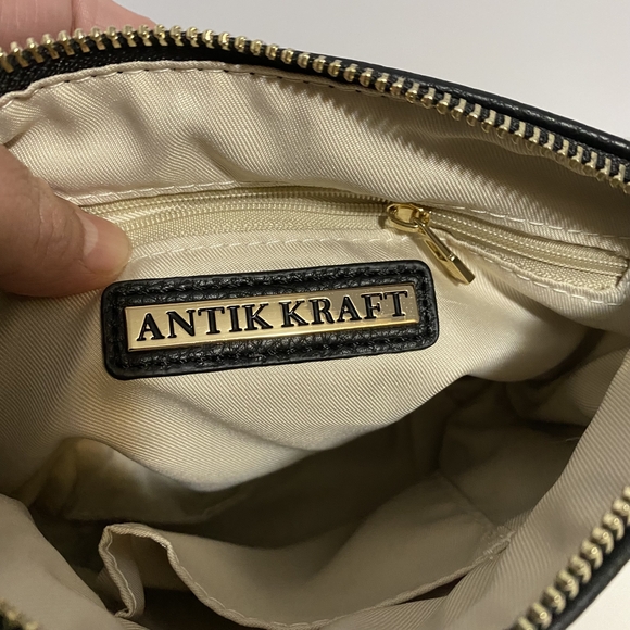 Antik Kraft‎ Black Cosmetic Bag with Gold Zipper - Picture 2 of 7